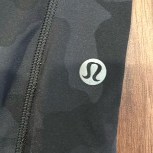 Lululemon Camo base pace leggings 25’